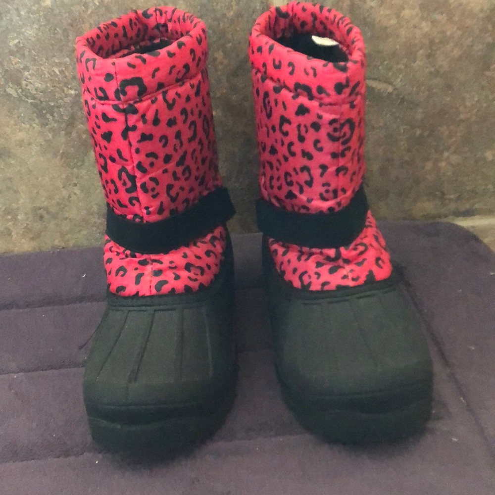 Pink leopard snow boots size 5 girls